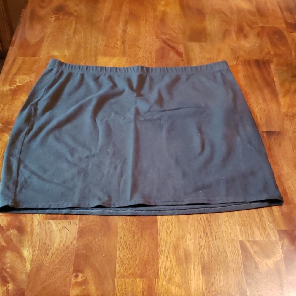 H&M Mini Skirt in Dark Green